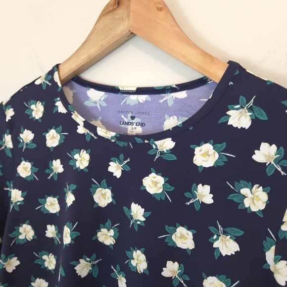 Draper James Land's End Women's Navy Floral Print Rash Guard Swim Top - Picture 2 of 12